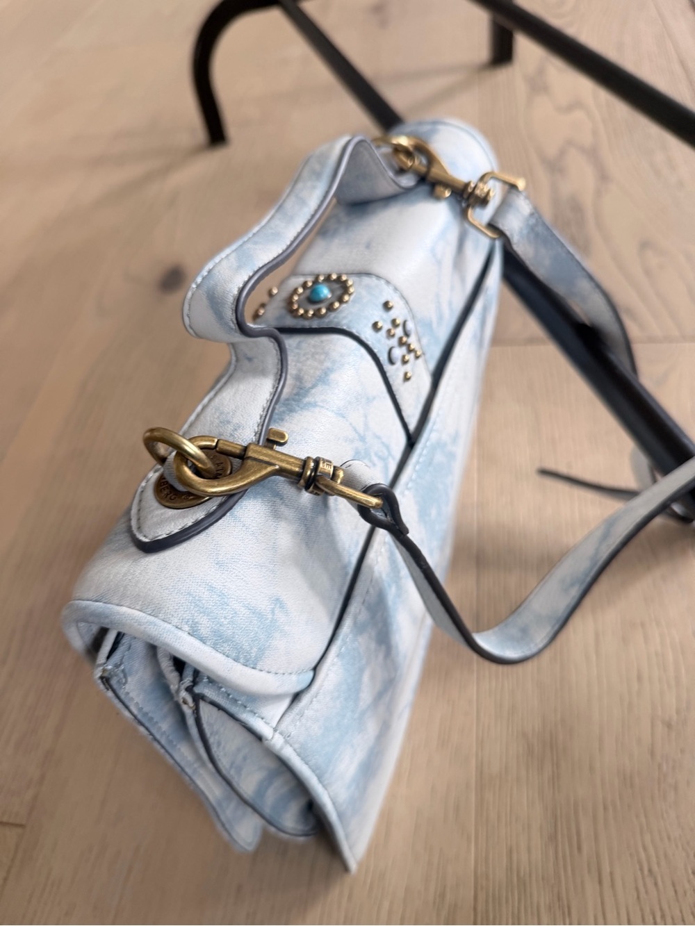 Light Blue Tie-Dye western Crossbody Bag with Decorative Buckle - Picture 3 of 4